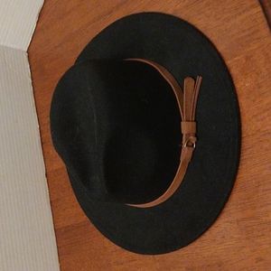 VGUC. Lisianthus men's outback bandwick hat.